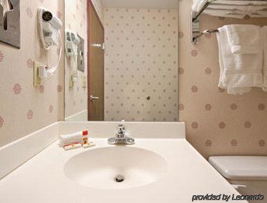 スーパー 8 モーテル リバプール クレイ リヴァプール 部屋 写真